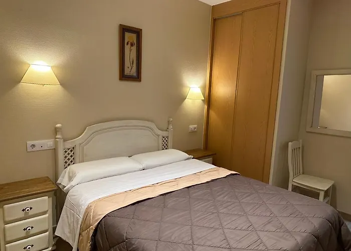 ゲストハウス Plaza トレド